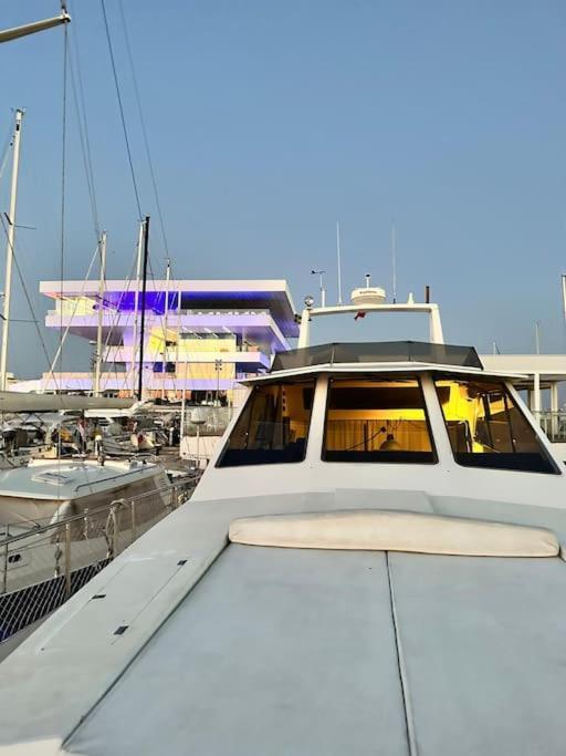 Noche Insolita En Yate De 16M A 2 Minutos De La Playa Valencia Kültér fotó